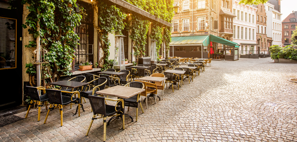 outdoor restaurant space